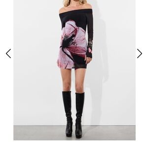 Alice + Olivia Dorinda Off Shoulder Mini Dress Black/Pink Floral like new Size 6